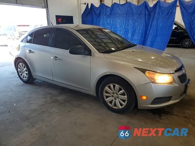 Czwarte zdjęcie samochodu z boku: 2011 CHEVROLET CRUZE LS VIN:1G1PC5SH0B7157648 - miniatura