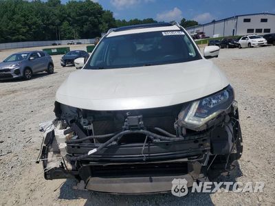 Piąte zdjęcie samochodu w środku: 2020 NISSAN ROGUE SV VIN:5N1AT2MTXLC744022 - miniatura