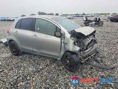 Czwarte zdjęcie samochodu z boku: 2010 TOYOTA YARIS BASE VIN:JTDKT4K35A5321776 - miniatura