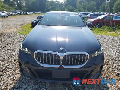 Piąte zdjęcie samochodu w środku: 2025 BMW 540 XI VIN:WBA63FJ00SCT50133 - miniatura