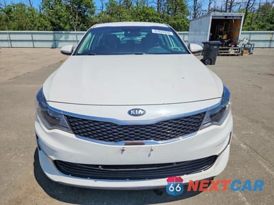Piąte zdjęcie samochodu w środku: 2016 KIA OPTIMA LX VIN:KNAGT4L34G5074065 - miniatura