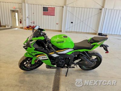 Trzecie zdjęcie samochodu z tyłu: 2025 KAWASAKI ZX636 K VIN:JKBZXJK18SA007120 - miniatura