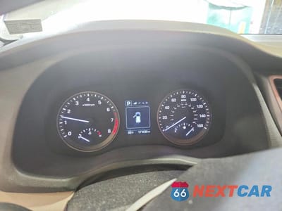 Zdjęcie 9 z 13 samochodu: 2018 HYUNDAI TUCSON SEL VIN:KM8J33A44JU613355 - miniatura