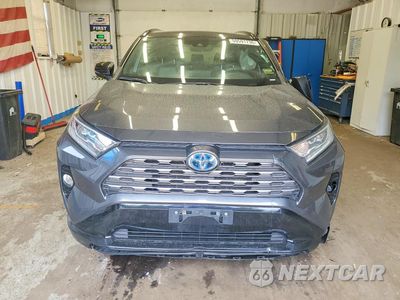 Piąte zdjęcie samochodu w środku: 2020 TOYOTA RAV4 XSE VIN:4T3EWRFV9LU001403 - miniatura
