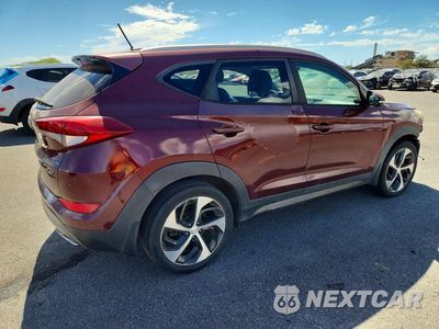 Trzecie zdjęcie samochodu z tyłu: 2016 HYUNDAI TUCSON SPORT VIN:KM8J33A20GU253671 - miniatura