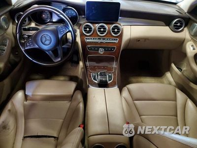 Zdjęcie 8 z 12 samochodu: 2015 MERCEDES-BENZ C 300 4MATIC VIN:55SWF4KB9FU009237 - miniatura