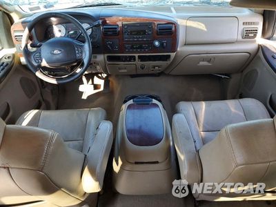 Zdjęcie 8 z 14 samochodu: 2006 FORD F350 SUPER DUTY VIN:1FTWW33P36EC56454 - miniatura