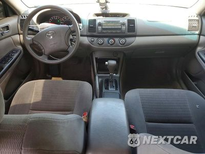 Zdjęcie 8 z 12 samochodu: 2005 TOYOTA CAMRY VIN:4T1BE32K35U037131 - miniatura