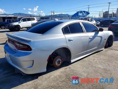 Trzecie zdjęcie samochodu z tyłu: 2019 DODGE CHARGER R/T VIN:2C3CDXCT3KH754108 - miniatura