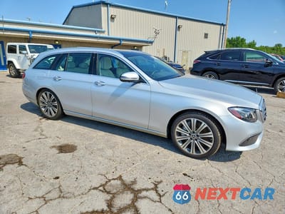 Czwarte zdjęcie samochodu z boku: 2020 MERCEDES-BENZ E 450 4MATIC VIN:W1KZH6JB8LA826439 - miniatura