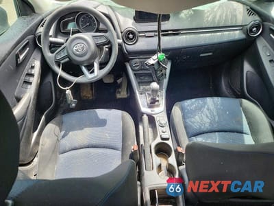 Zdjęcie 8 z 12 samochodu: 2019 TOYOTA YARIS LE VIN:3MYDLBYV2KY518822 - miniatura