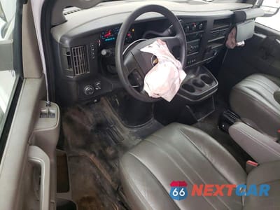 Zdjęcie 8 z 14 samochodu: 2024 CHEVROLET EXPRESS G2500 VIN:1GCWGAF79R1100301 - miniatura