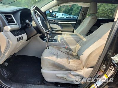 Zdjęcie 7 z 14 samochodu: 2019 TOYOTA HIGHLANDER LE VIN:5TDZARFH6KS049418 - miniatura