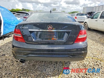 Zdjęcie 6 z 12 samochodu: 2013 MERCEDES-BENZ C 250 VIN:WDDGJ4HB7DG031810 - miniatura