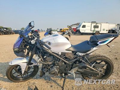 Trzecie zdjęcie samochodu z tyłu: 2025 YAMAHA YFZ320 A VIN:MH3RH25E6SK004689 - miniatura