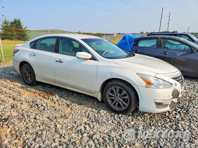 Czwarte zdjęcie samochodu z boku: 2015 NISSAN ALTIMA 2.5 S VIN:1N4AL3AP6FN920807 - miniatura