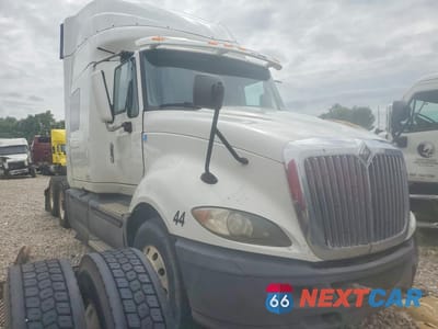 Czwarte zdjęcie samochodu z boku: 2014 INTERNATIONAL PROSTAR VIN:3HSDJSNR3EN795374 - miniatura