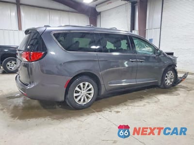 Trzecie zdjęcie samochodu z tyłu: 2018 CHRYSLER PACIFICA TOURING L VIN:2C4RC1BG7JR193835 - miniatura