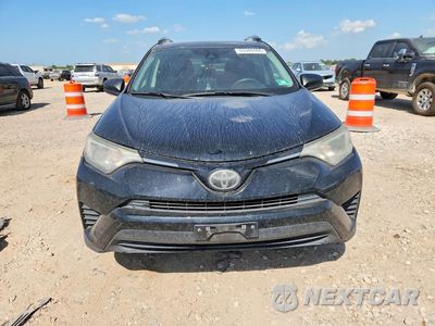 Piąte zdjęcie samochodu w środku: 2018 TOYOTA RAV4 LE VIN:2T3BFREV1JW811528 - miniatura