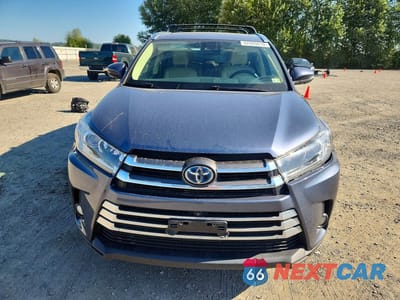 Piąte zdjęcie samochodu w środku: 2017 TOYOTA HIGHLANDER HYBRID LIMITED PLATINUM VIN:5TDDGRFH8HS032623 - miniatura