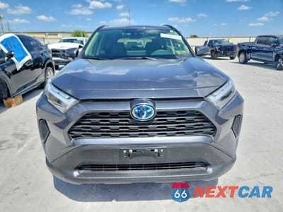 Piąte zdjęcie samochodu w środku: 2024 TOYOTA RAV4 HYBRID XLE VIN:JTMRWRFV1RD270941 - miniatura