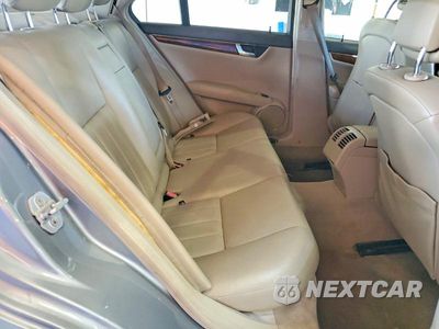 Zdjęcie 10 z 12 samochodu: 2011 MERCEDES-BENZ C 300 4MATIC VIN:WDDGF8BB2BF537632 - miniatura