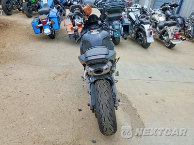 Czwarte zdjęcie samochodu z boku: 2019 HONDA CBR600 RR VIN:JH2PC40J9KK500484 - miniatura