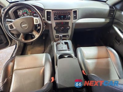 Zdjęcie 8 z 13 samochodu: 2008 JEEP GRAND CHEROKEE LAREDO VIN:1J8GR48K08C247507 - miniatura