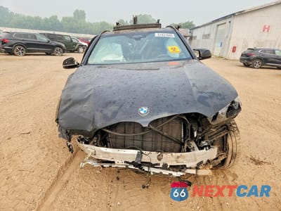 Piąte zdjęcie samochodu w środku: 2026 BMW X5 M COMPETITION VIN:5YM13ET09T9111111 - miniatura