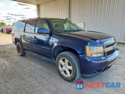Czwarte zdjęcie samochodu z boku: 2008 CHEVROLET SUBURBAN K1500 LS VIN:3GNFK16308G174936 - miniatura
