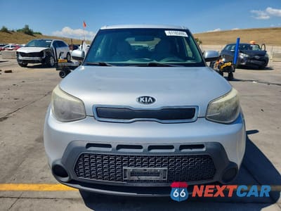 Piąte zdjęcie samochodu w środku: 2015 KIA SOUL BASE VIN:KNDJN2A29F7787208 - miniatura