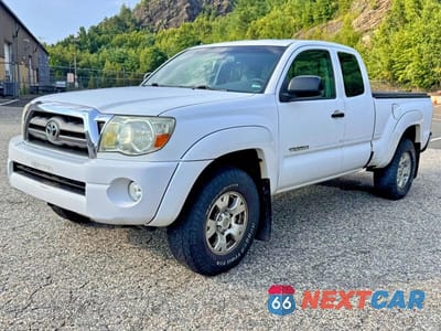 Drugie zdjęcie samochodu z przodu: 2010 TOYOTA TACOMA V6 VIN:5TEUU4EN9AZ748510 - miniatura