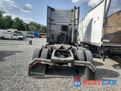 Zdjęcie 6 z 14 samochodu: 2018 VOLVO VNL SEMI TRUCK VIN:4V4NC9EH2JN887772 - miniatura