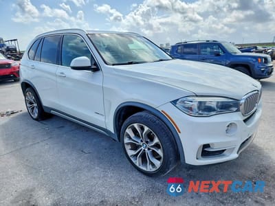 Czwarte zdjęcie samochodu z boku: 2018 BMW X5 SDRIVE35I VIN:5UXKR2C53J0Z21663 - miniatura