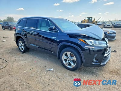 Czwarte zdjęcie samochodu z boku: 2017 TOYOTA HIGHLANDER HYBRID LIMITED VIN:5TDDGRFH0HS026136 - miniatura