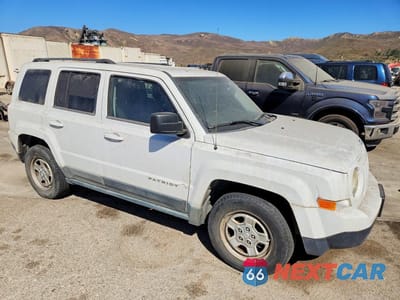 Czwarte zdjęcie samochodu z boku: 2011 JEEP PATRIOT SPORT VIN:1J4NT1GB0BD165465 - miniatura
