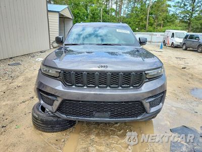 Piąte zdjęcie samochodu w środku: 2025 JEEP GRAND CHEROKEE LAREDO VIN:1C4RJHAG5SC355116 - miniatura