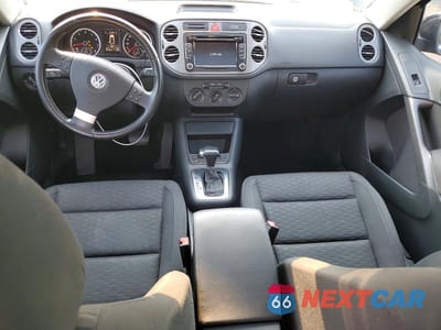 Zdjęcie 8 z 12 samochodu: 2010 VOLKSWAGEN TIGUAN SE VIN:WVGBV7AXXAW510655 - miniatura