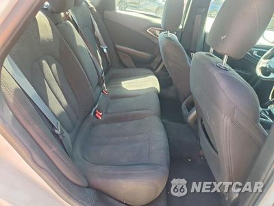 Zdjęcie 10 z 12 samochodu: 2015 CHRYSLER 200 LIMITED VIN:1C3CCCAB7FN611889 - miniatura
