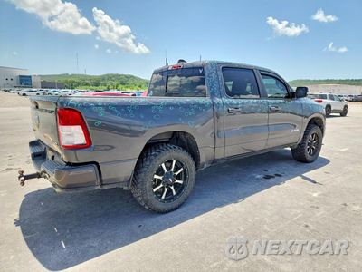 Trzecie zdjęcie samochodu z tyłu: 2019 RAM 1500 BIG HORN/LONE STAR VIN:1C6SRFFT4KN690268 - miniatura