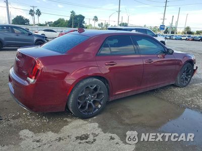 Trzecie zdjęcie samochodu z tyłu: 2019 CHRYSLER 300 S VIN:2C3CCABG3KH693945 - miniatura