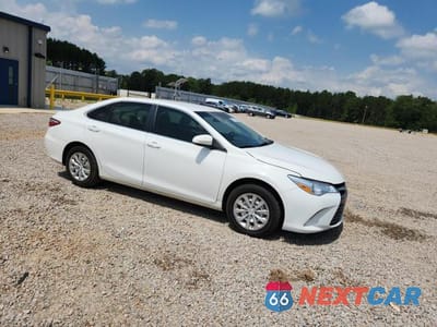 Czwarte zdjęcie samochodu z boku: 2017 TOYOTA CAMRY LE VIN:4T1BF1FK0HU730139 - miniatura