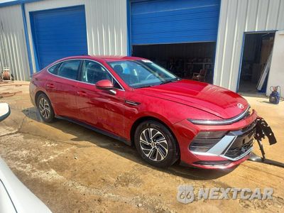 Czwarte zdjęcie samochodu z boku: 2026 HYUNDAI SONATA HYBRID BLUE VIN:KMHL24JJXTA143196 - miniatura