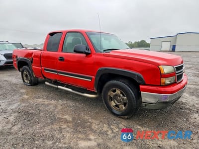 Czwarte zdjęcie samochodu z boku: 2006 CHEVROLET SILVERADO K1500 VIN:1GCEK19B26Z187045 - miniatura