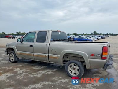 Drugie zdjęcie samochodu z przodu: 2001 CHEVROLET SILVERADO K1500 VIN:2GCEK19TX11236177 - miniatura