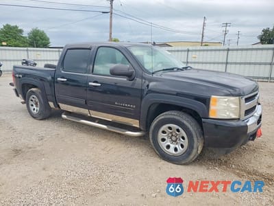 Czwarte zdjęcie samochodu z boku: 2011 CHEVROLET SILVERADO K1500 LT VIN:3GCPKSEA8BG302978 - miniatura