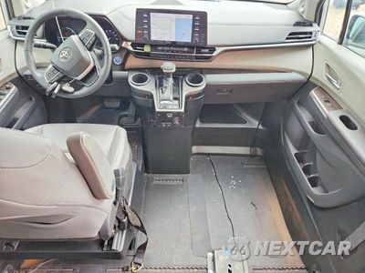 Zdjęcie 8 z 13 samochodu: 2022 TOYOTA SIENNA XLE VIN:5TDJRKEC6NS112881 - miniatura