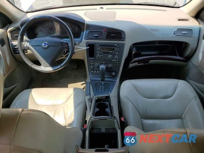 Zdjęcie 8 z 12 samochodu: 2004 VOLVO S60 VIN:YV1RS61T842413303 - miniatura