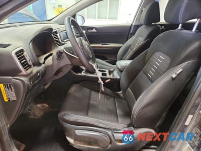 Zdjęcie 7 z 13 samochodu: 2018 KIA SPORTAGE LX VIN:KNDPMCAC4J7308102 - miniatura