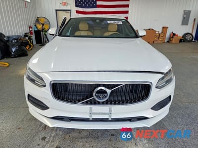 Piąte zdjęcie samochodu w środku: 2018 VOLVO S90 T5 MOMENTUM VIN:LVY982AKXJP020172 - miniatura